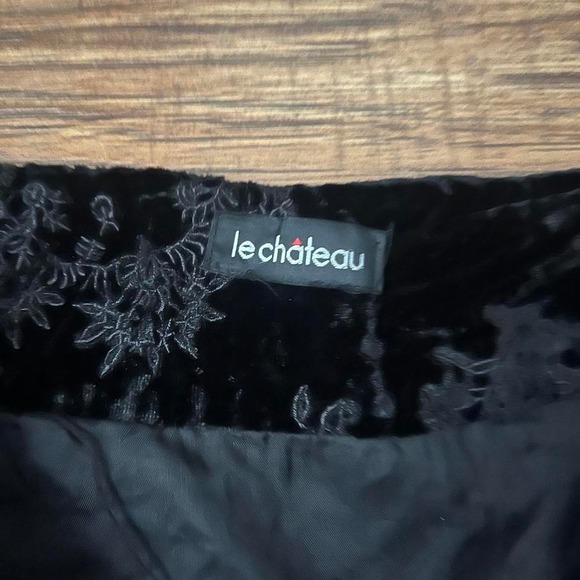 Le Chateau Black Velvet Skirt Floral‎ Embroidery Ruffle Trim Whimsygoth Fairy - Picture 2 of 7